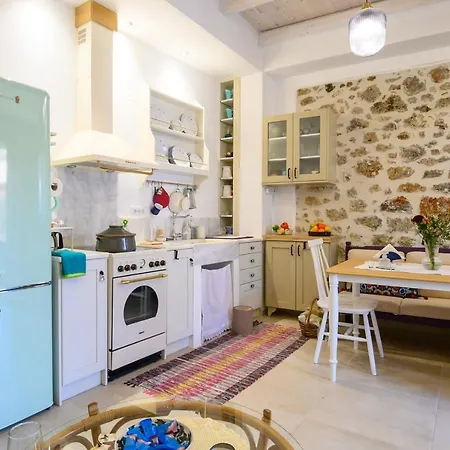 Konstantis Holiday home *